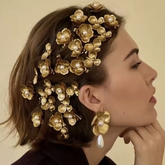 Anthropologie Accessories - Gold Floral Pearl Hair Clips • 4 Piece Set •  NWOT
